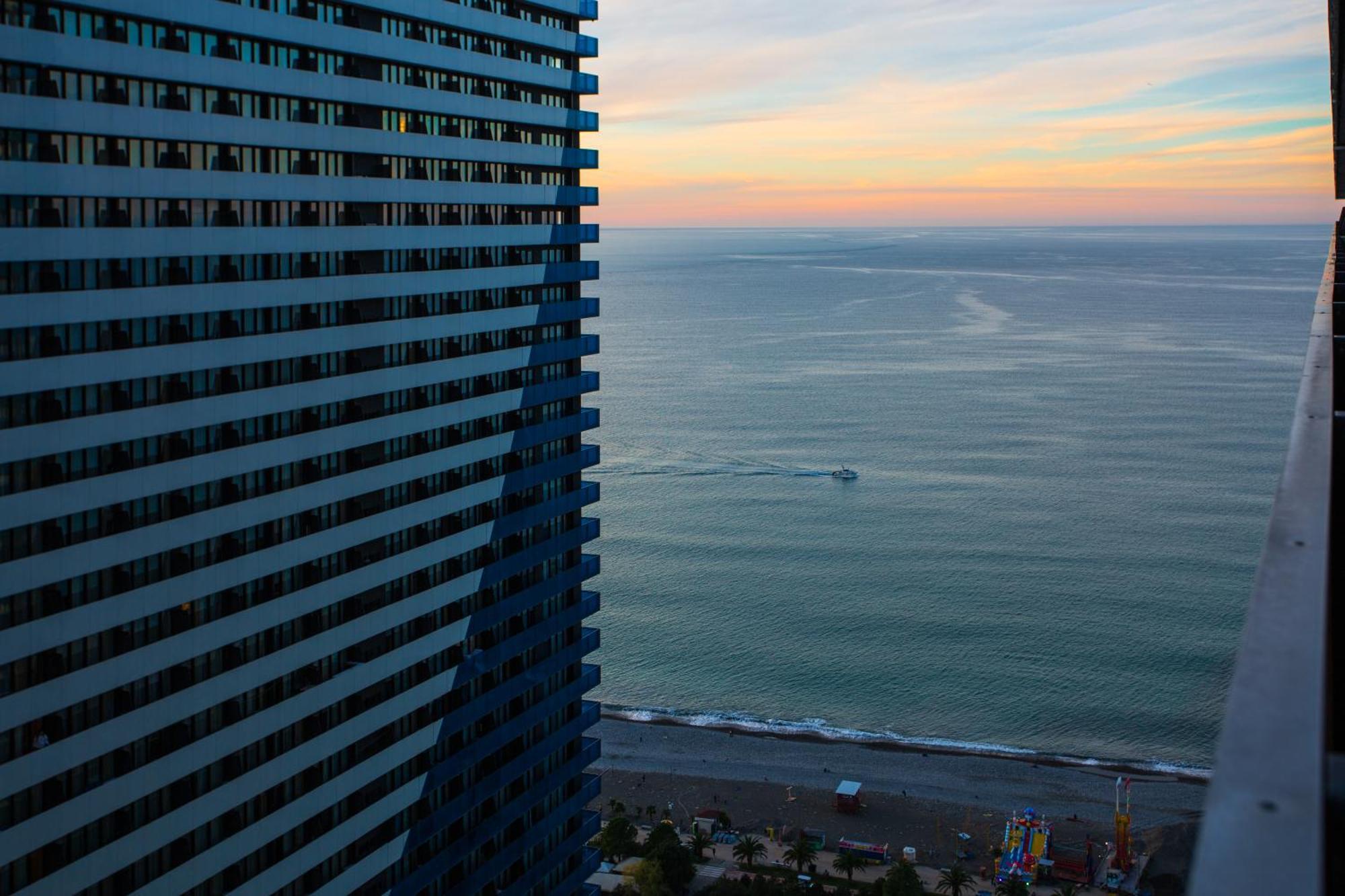 Orbi City Sea View Batumi Ngoại thất bức ảnh