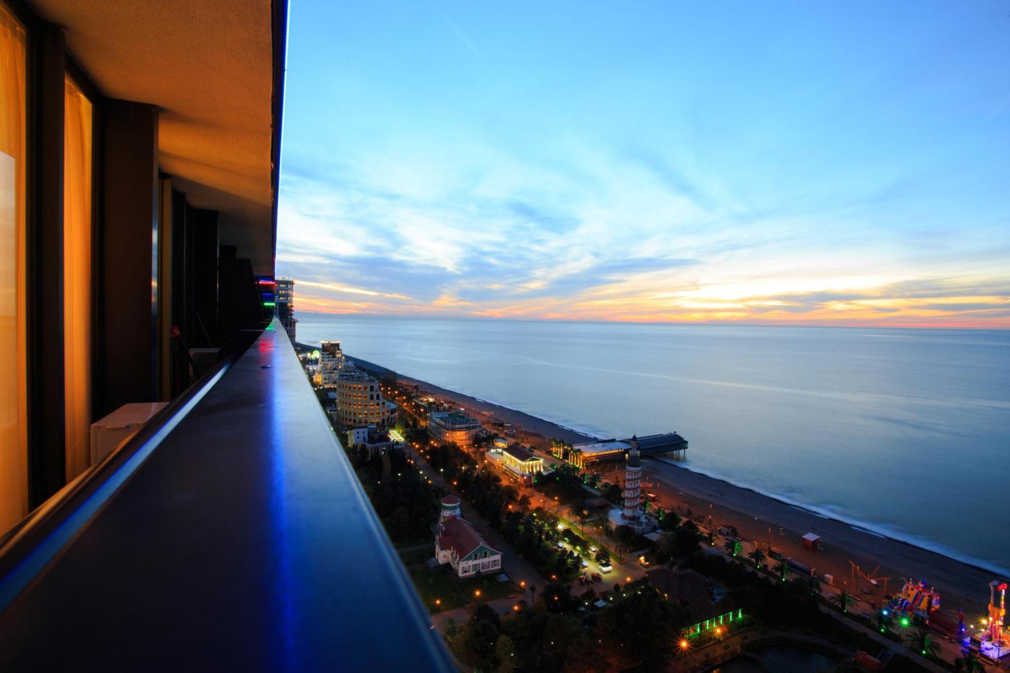 Orbi City Sea View Batumi Ngoại thất bức ảnh